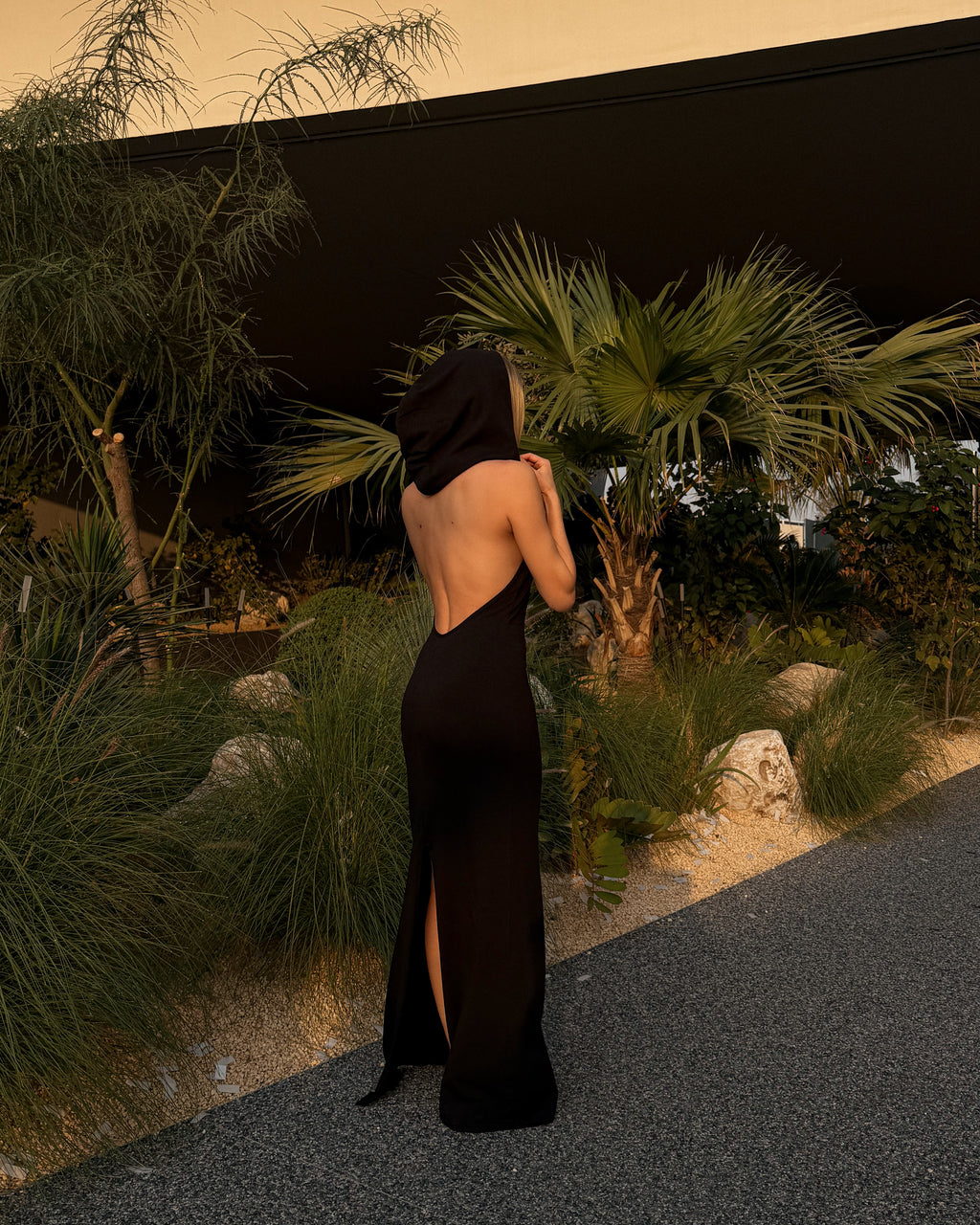 Black dress Icon